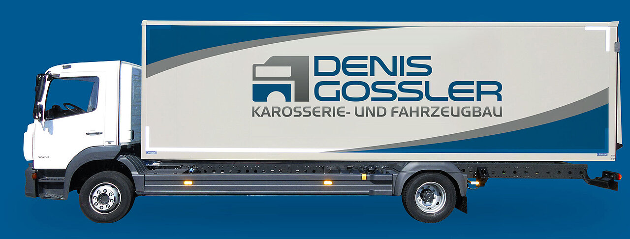 Seitenansicht eines Lkw mit Denis Gossler Logo.